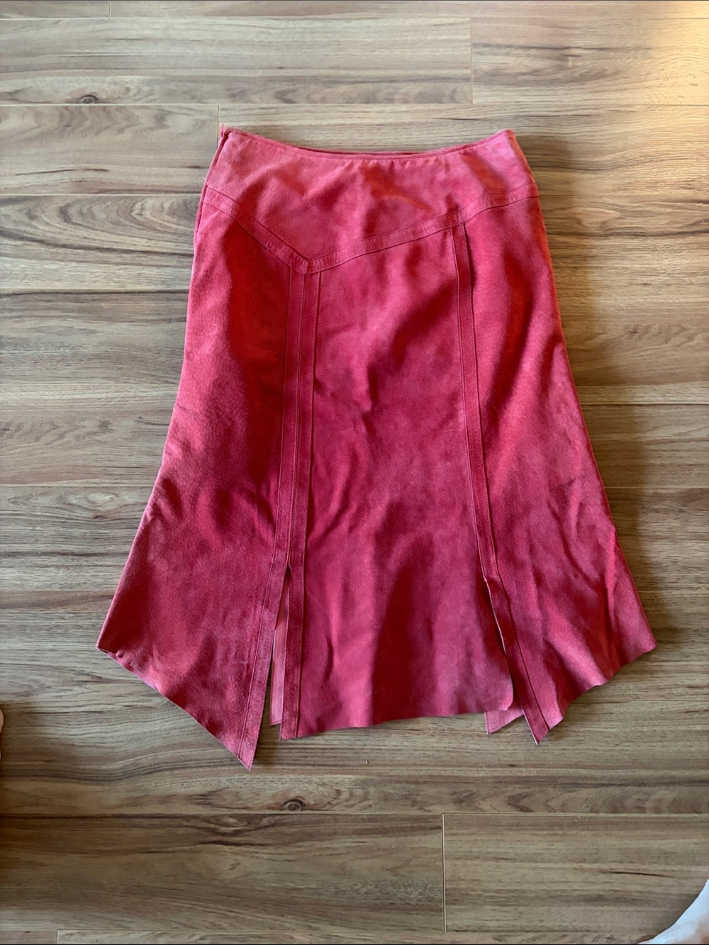 Danier Rose Pink Asymmetrical Suede Panel Skirt - Picture 4 of 9